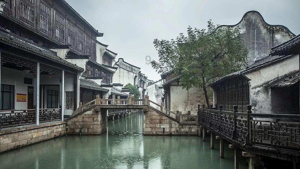 米兰总监:我们需要在转会市场上保持冷静 约维奇的续约以后再谈
